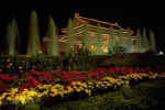 tiananmen_night.jpg (8286 bytes)