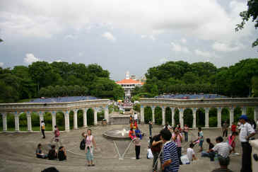 SIsentosa2.JPG (134227 bytes)
