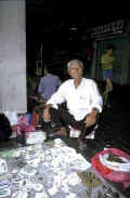 Singapore_Old_Man.jpg (21771 bytes)