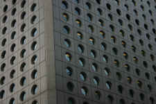 HKbldgcircles.JPG (115358 bytes)